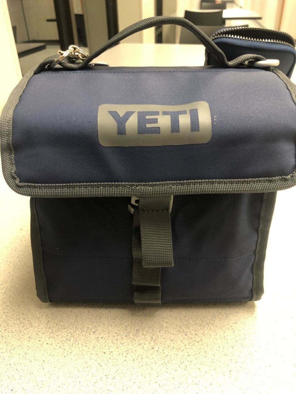 YETI Daytrip Lunch Bag - Navy Blue