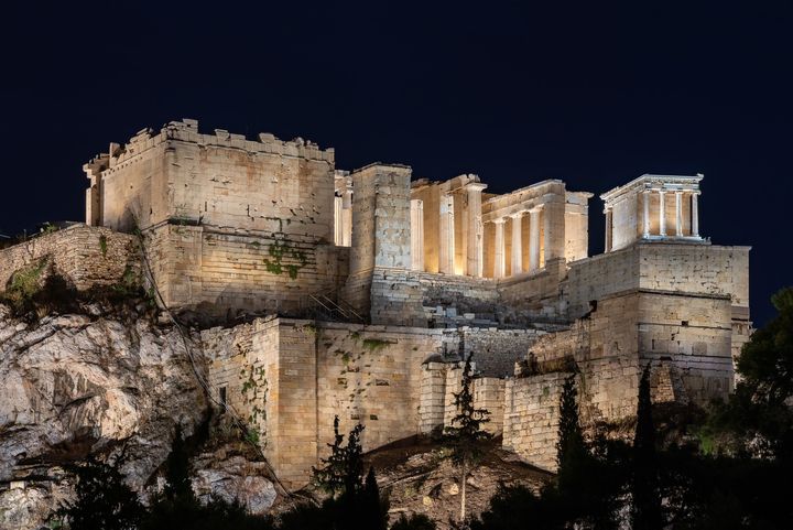 Αποψη των τειχών της Ακρόπολης Αθηνών