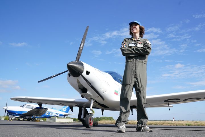 Ο 17χρονος πιλότος Μακ Ράδερφορντ στο αεροδρόμιο Biggin Hill, Westerham, του Kent, καθώς συνεχίζει την προσπάθειά του να καταρρίψει το Παγκόσμιο Ρεκόρ Γκίνες για το νεότερο άτομο που θα πετάξει σόλο τον κόσμο με ένα μικρό αεροπλάνο. Ημερομηνία φωτογραφίας: Δευτέρα 22 Αυγούστου 2022.