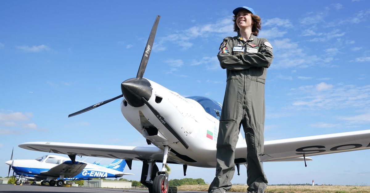 Teen Becomes Youngest Person To Fly Solo Around The World thumbnail