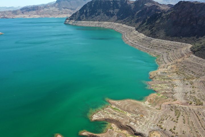 ミード湖の水位も下がった（2022年8月24日、アメリカ・ネバダ州で撮影）
