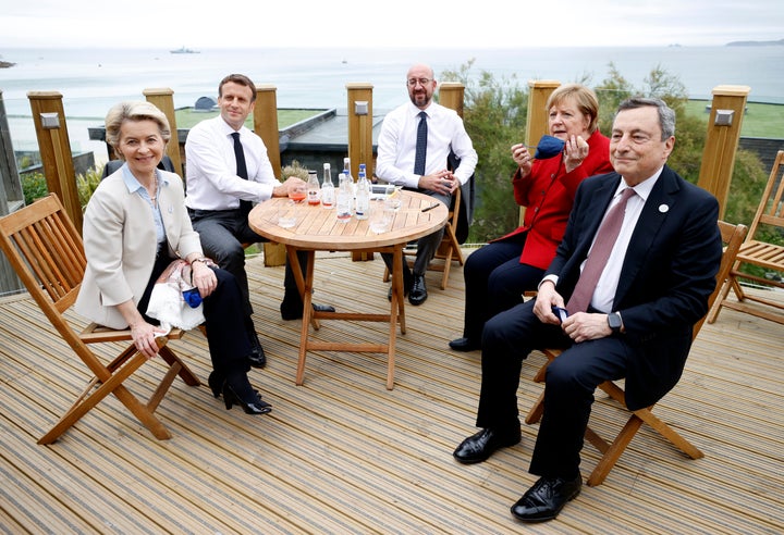 Ursula von der Leyen, Emmanuel Macron, Charles Michel, Angela Merkel y Mario Draghi, reunidos en junio de 2021 en Cornualles, en una reunión del G-7.