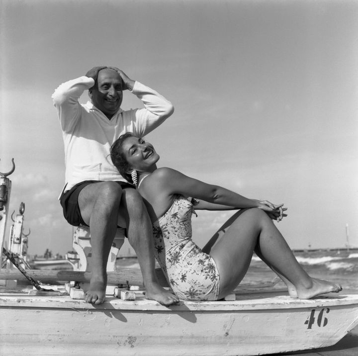 Η Ελληνίδα υψίφωνος, Μαρία Κάλλας, με μαγιό, σε παραλία της Βενετίας το 1942.