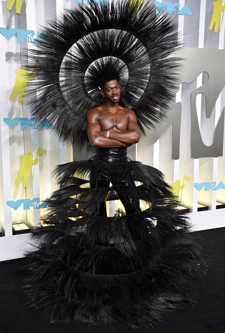 Lil Nas X Brings Big Peacock Energy To VMAs With Massive Feather Look ...