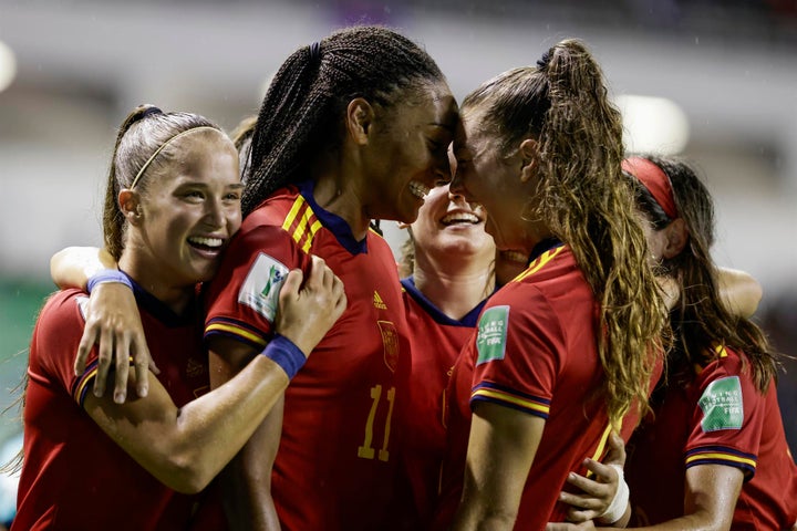 Salma Paralluelo celebra su gol en la final de la Copa Mundial Femenina Sub-20 entre España y Japón.
