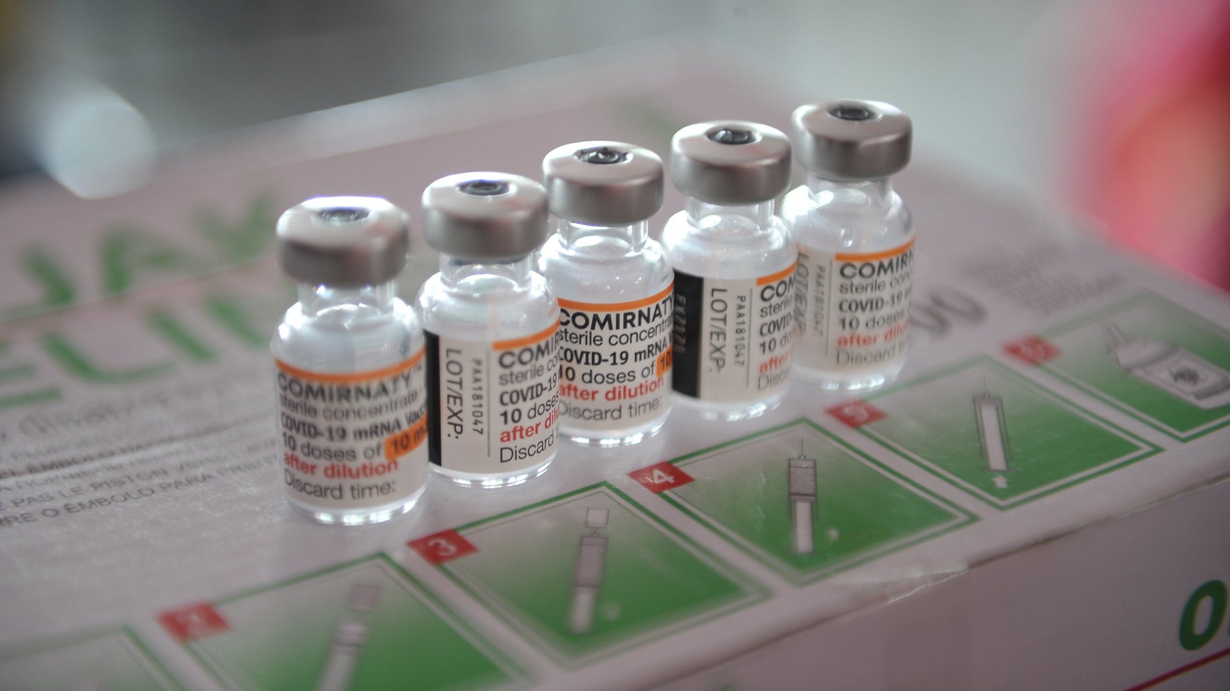 U.S. Clears Updated COVID Boosters Targeting Newest Variants | HuffPost  Latest News