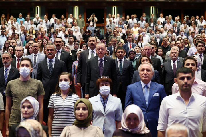 Ο Τούρκος Πρόεδρος Ρετζέπ Ταγίπ Ερντογάν (C) παρευρίσκεται στην Τελετή Διορισμού των 20.000 Εκπαιδευτικών στο Εθνικό Συνεδριακό και Πολιτιστικό Κέντρο Bestepe στην Άγκυρα, Τουρκιά, την 01 Σεπτεμβρίου 2022.