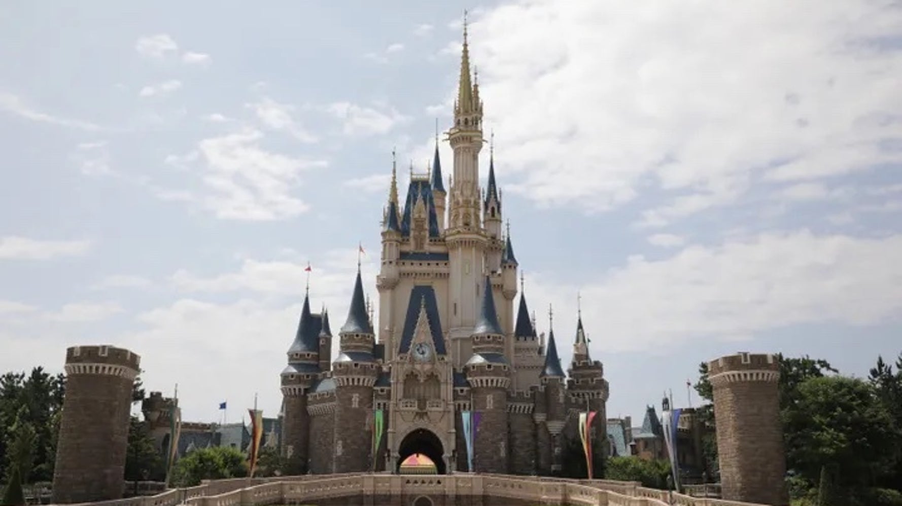 東京ディズニーランドの パレード中止 が話題 ルートに不具合 中止の理由は 当日の告知には批判も ハフポスト News