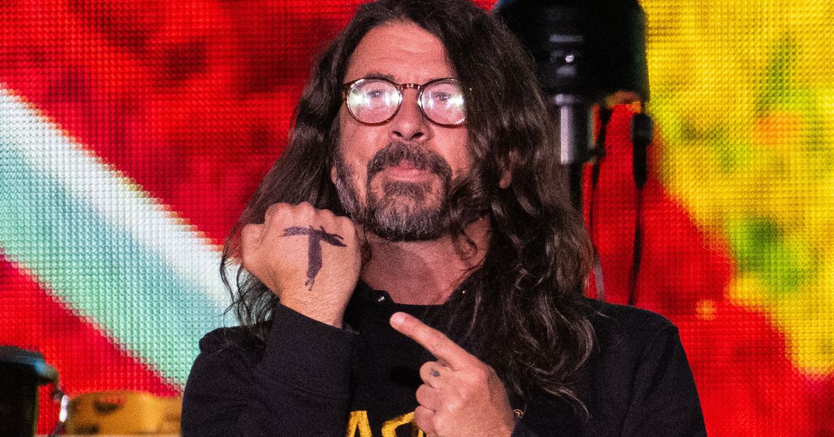 Foo Fighters' Dave Grohl Lets Tears Take Over At Touching Taylor Hawkins Tribute