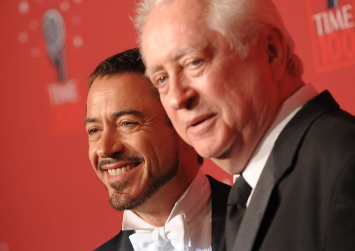 Πατέρας και γιος στο γκαλά του Time για τα 100 Πιο Επιδραστικά Πρόσωπα του Κόσμου, 8 Μαΐου 2008, Νέα Υόρκη. (AP Photo/Evan Agostini)