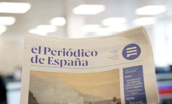 Un ejemplar en papel de 'El Periódico de España'