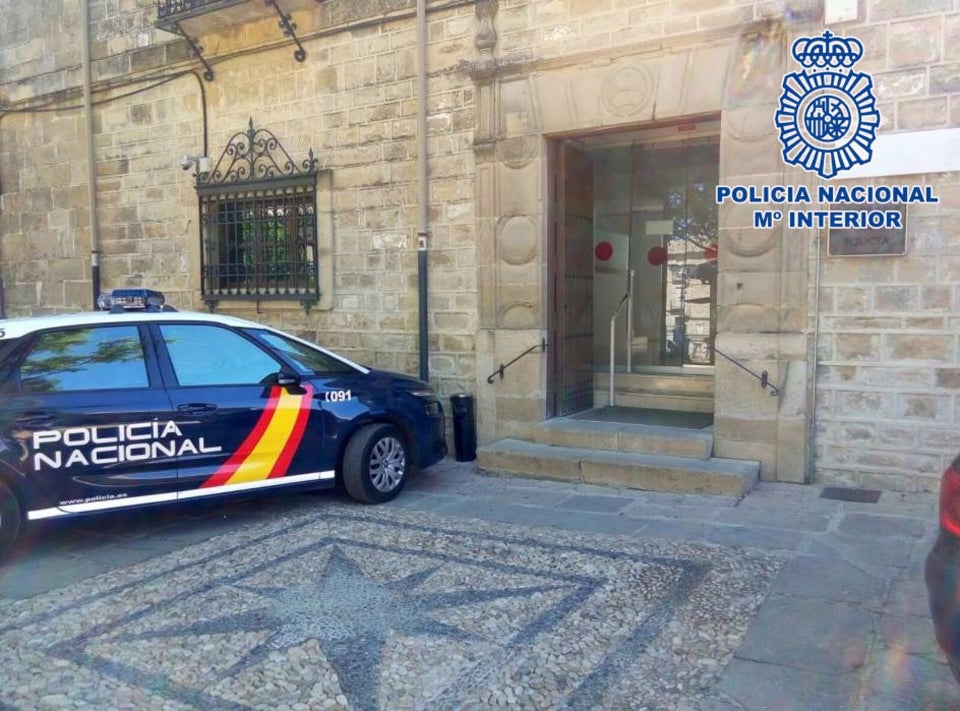 Frugal Predecesor Embrión Detenido un hombre por apuñalar a su pareja y huir con su hijo de dos años en Úbeda Frugal Predecesor Embrión Detenido un hombre por apuñalar a su pareja y huir con su hijo de dos años en Úbeda