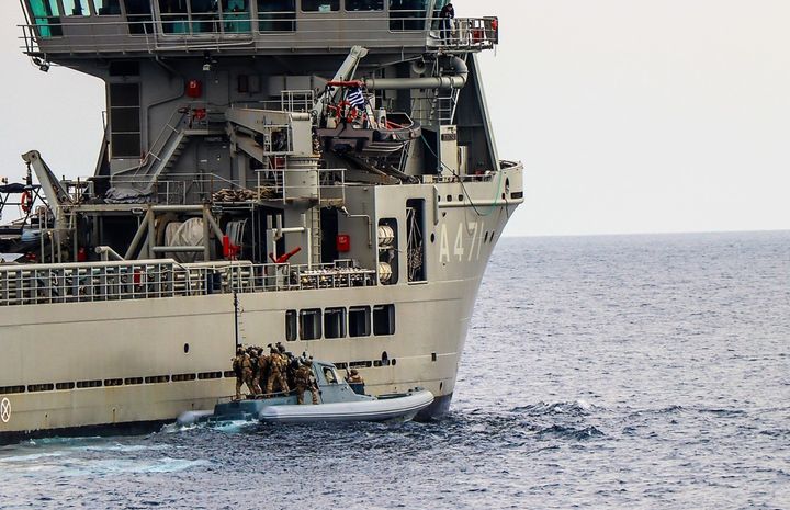 Στιγμιότυπο από την άσκηση "Sea Guardian" του ΝΑΤΟ στο Αιγαίο. Εδώ σε αγαστή συνεργασία με τις ελληνικές ένοπλες δυνάμεις, που σύμφωνα με τους Τούρκους«αναλυτές»...υπονομεύουν δήθεν την Συμμαχία. (ΓΕΕΘΑ/EUROKINISSI)