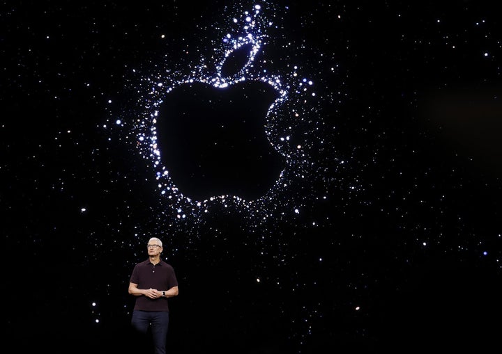 Tim Cook, durante la presentación de Apple.
