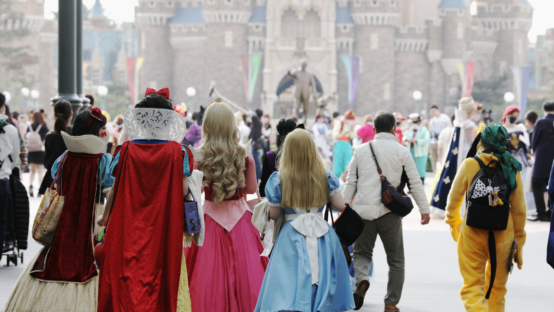 東京ディズニーランド シーでの 園内での営利活動 禁止 その他のパークでのng行為は 禁止行為一覧 ハフポスト News 東京ディズニーランド シーでの 園内での営利活動 禁止 その他のパークでのng行為は 禁止行為一覧 ハフポスト News