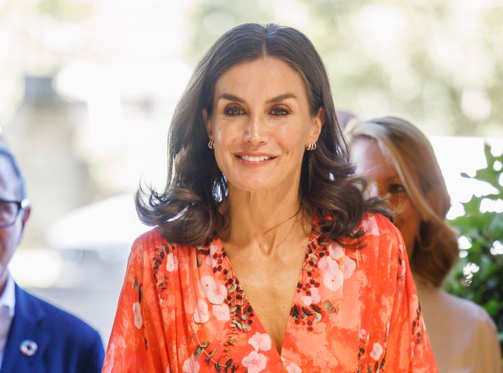 LLEIDA, SPAIN - SEPTEMBER 06: Queen Letizia of Spain attends the "Tour Del Cancer" conference at CaixaForum on September 06, 2022 in Lleida, Spain. (Photo by Xavi Torrent/Getty Images)