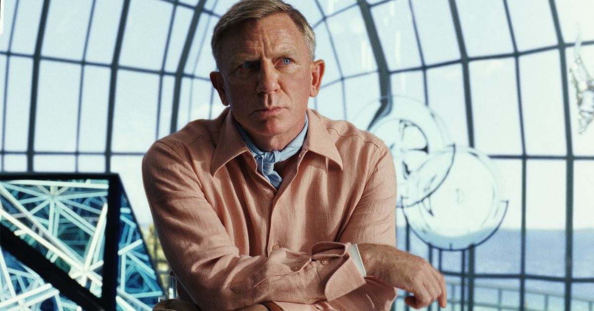 ‘Knives Out’ Director Confirms Daniel Craig’s Character Is Queer In ‘Glass Onion’ Sequel
