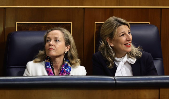 Nadia Calviño, vicepresidenta primera y ministra de Economía, y Yolanda Díaz, vicepresidenta segunda y ministra de Trabajo.