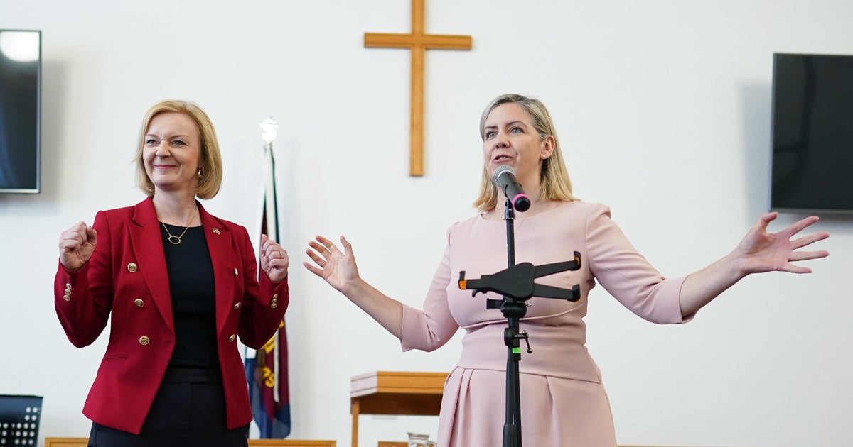 Education Minister Who Gave Crowd Middle Finger Is Re-Appointed By Liz Truss - Vimarsana News