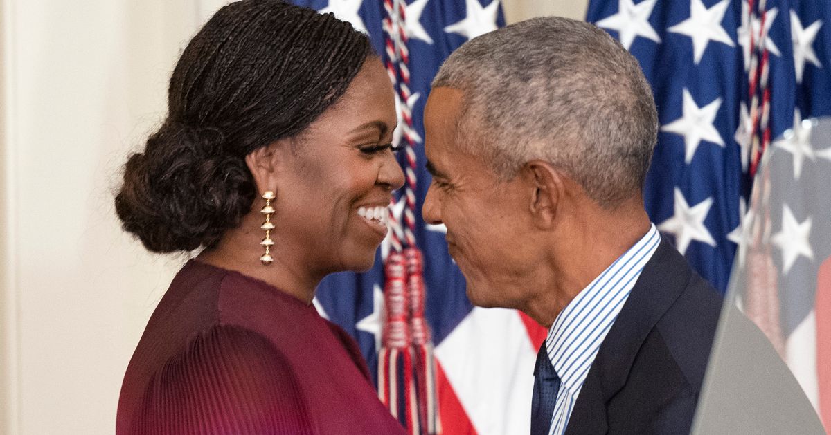 Michelle Obama Getting Fucked - Michelle Obama Celebrated For Wearing Braids To Her White House Portrait  Unveiling | HuffPost Entertainment