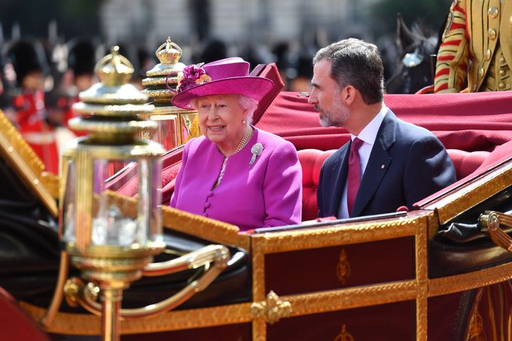 La reina Isabel y el rey Felipe, en su visita a Londres en 2017.