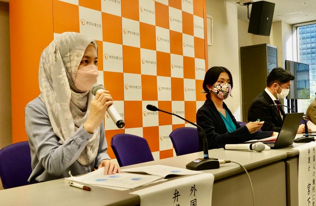 レイシャル・プロファイリングに関する調査結果を報告する林純子弁護士(左)ら
