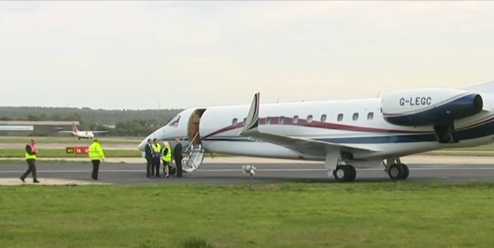 El vuelo que le espera al monarca en el aeropuerto de Aberdeen.