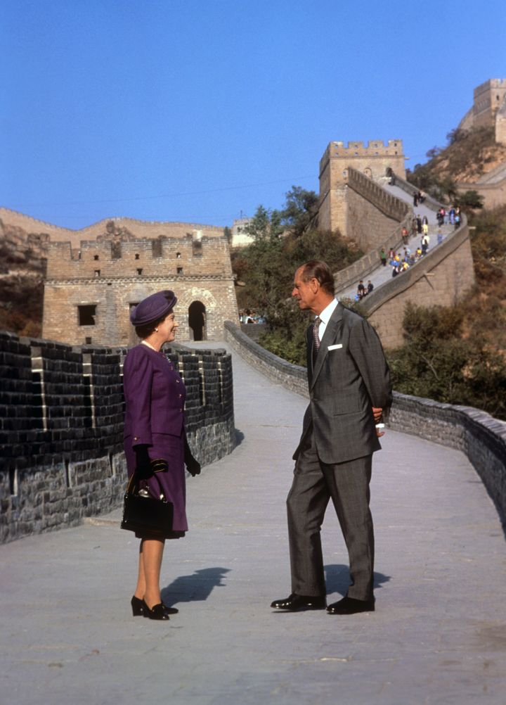 Queen Elizabeth II and the Duke of Edinburgh on the Great Wall of China at the Bedaling Pass.