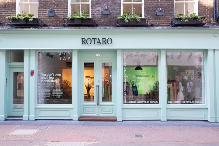 「エコエデュケーター」もトレンドの一つだ。小売企業が、消費者がサステナブルな取り組みに参加しやすいよう、使用済みの包装材・製品の処理方法について啓発活動や支援を行うというもの。イギリスのファッションレンタル企業「Rotaro(ロタロ)」はAirbnbと提携し、旅行中の滞在者によりサステナブルなファッションを楽しんでもらい、ムダな消費を減らすよう奨励する