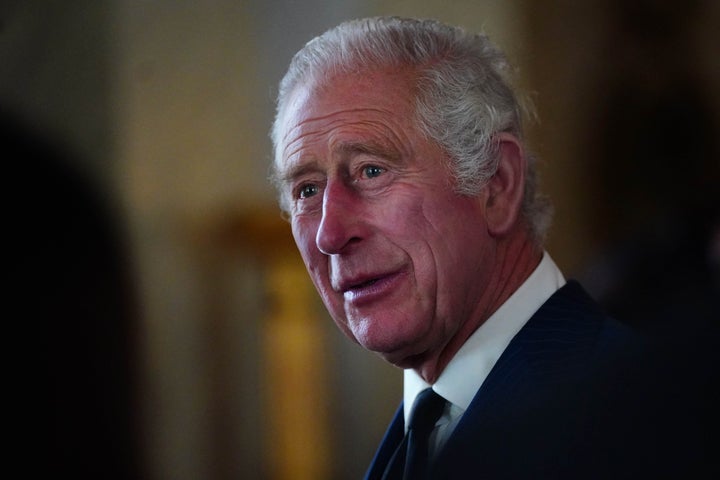 Carlos III durante una recepción en el Palacio de Buckingham.