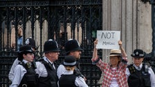  People Are Calling Out UK Police For Their Attitude To Anti-Monarchy Protesters