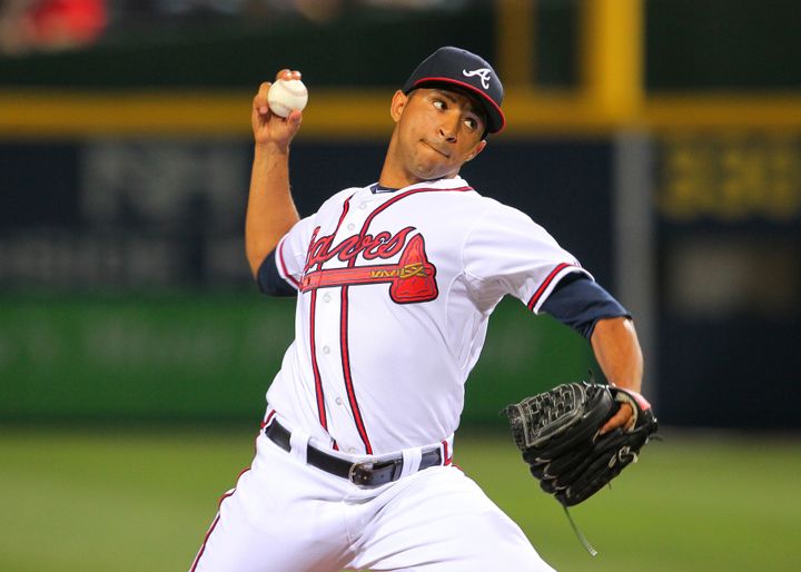 Anthony Varvaro pitches for the Braves in 2014.