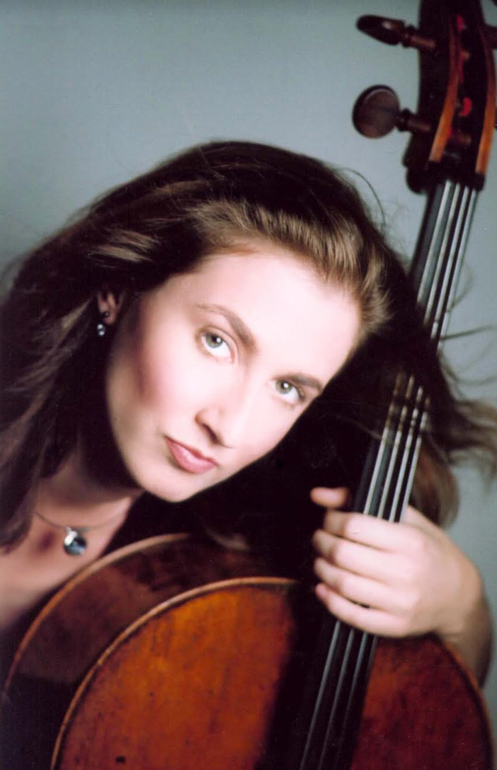 The author’s headshot from 2003, during the time when she was too afraid to fly.