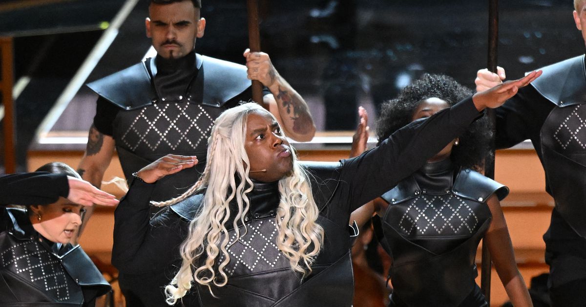 Kenan Thompson Opens 2022 Emmys With Hilarious Dance Tributes To TV Classics