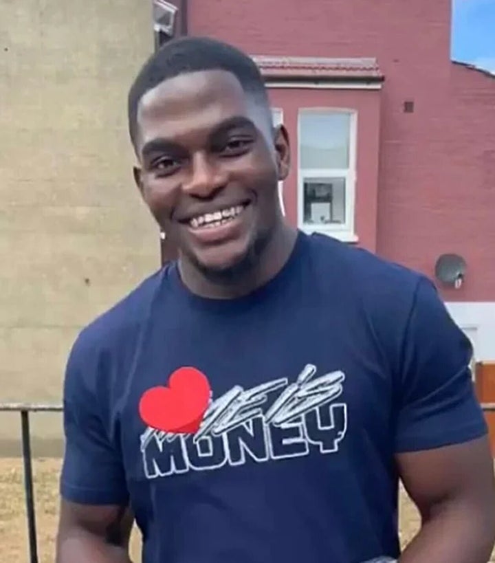 Le rappeur Chris Kaba qui a été abattu par des agents armés de la police métropolitaine à Kirkstall Gardens, Streatham Hill, au sud de Londres.