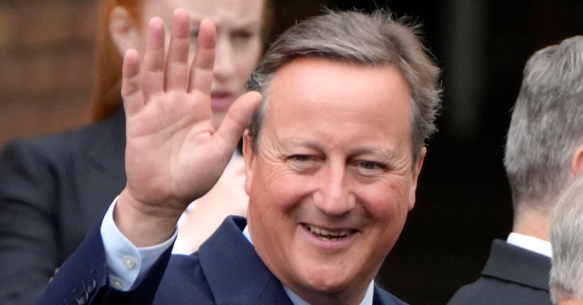 David Cameron se souvient de fausses audiences avec Charles pour le préparer à devenir roi