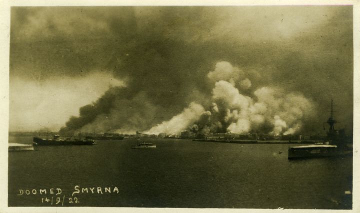 Η Σμύρνη καίγεται, 14 Σεπτεμβρίου 1922. Συλλογή Λουκά Π. Χριστοδούλου