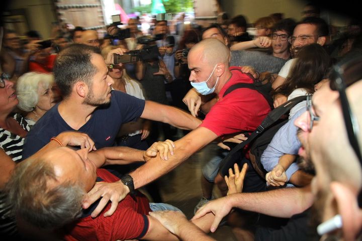 Un instante de los enfrentamientos en la Universidad de Granada