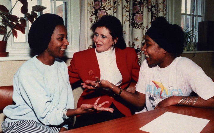 Author and journalist Marjorie Wallace (center) with Jennifer Gibbons (left) and her twin June (right), during a visit to Broadmoor in January 1993.