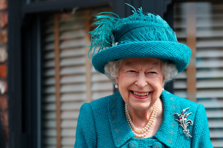 Queen Elizabeth II's Hilarious Description of Royal Crown Resurfaces