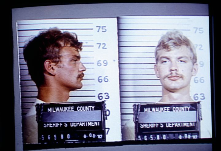 Φωτογραφίες του Τζέφρι Ντάμερ μετά από σύλληψη του για άσεμνη συμπεριφορά στο τοπικό αστυνομικό τμήμα της κομητείας Μιλγουόκι το 1982, αρκετά χρόνια πριν από την αποκάλυψη των κατά συρροή δολοφονιών που διέπραξε. (Photo by © Ralf-Finn Hestoft/CORBIS/Corbis via Getty Images)