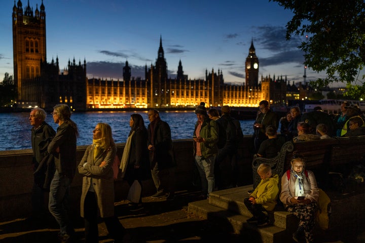 Las colas para ver el féretro real, en Westminster Hall, este pasado sábado.