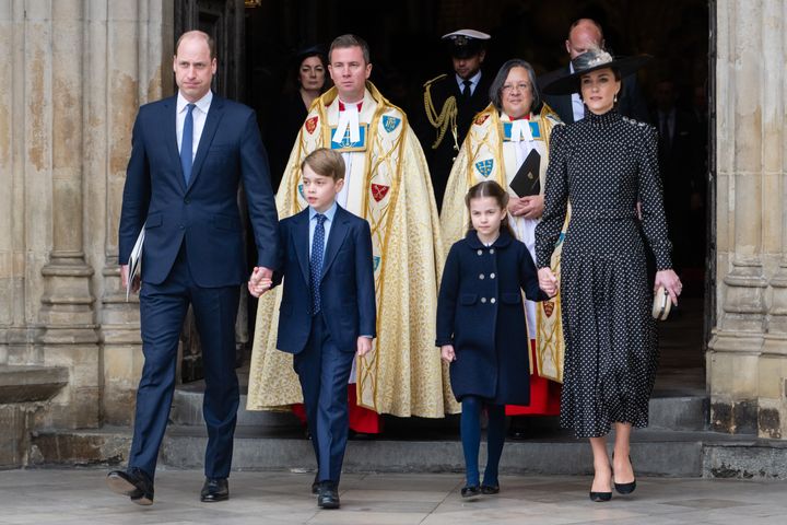 Książę William, książę Jerzy, księżniczka Charlotte i Kate Middleton uczestniczyli w marcowym nabożeństwie żałobnym dla księcia Edynburga w opactwie Westminster.