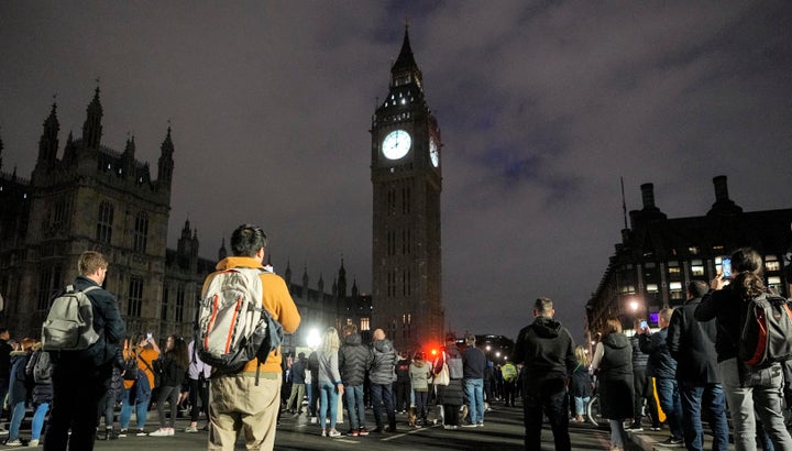 Minuto de silencio por la reina Isabel en las proximidades del Big Ben.