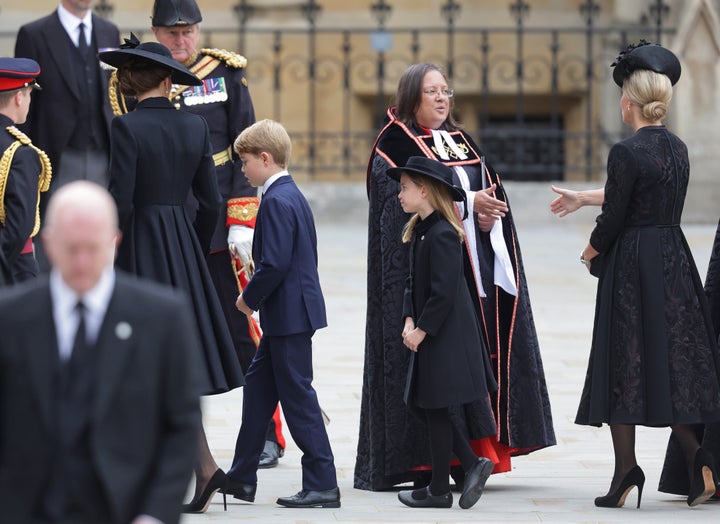 Los príncipes Jorge y Carlota este lunes en el funeral de Estado de su bisabuela, Isabel II.