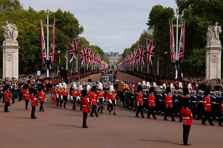 The Procession following the coffin of Queen Elizabeth II, on the State Gun Carriage of the Royal Navy, comes up The Mall on its way to Wellington Arch.
