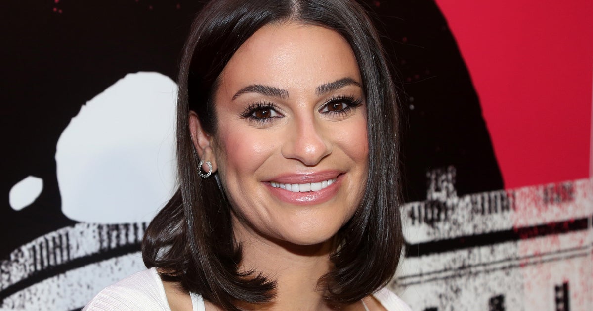 Lea Michele Addresses Rumor She Can’t Read In Self-Deprecating TikTok Lea Michele Addresses Rumor She Can’t Read In Self-Deprecating TikTok