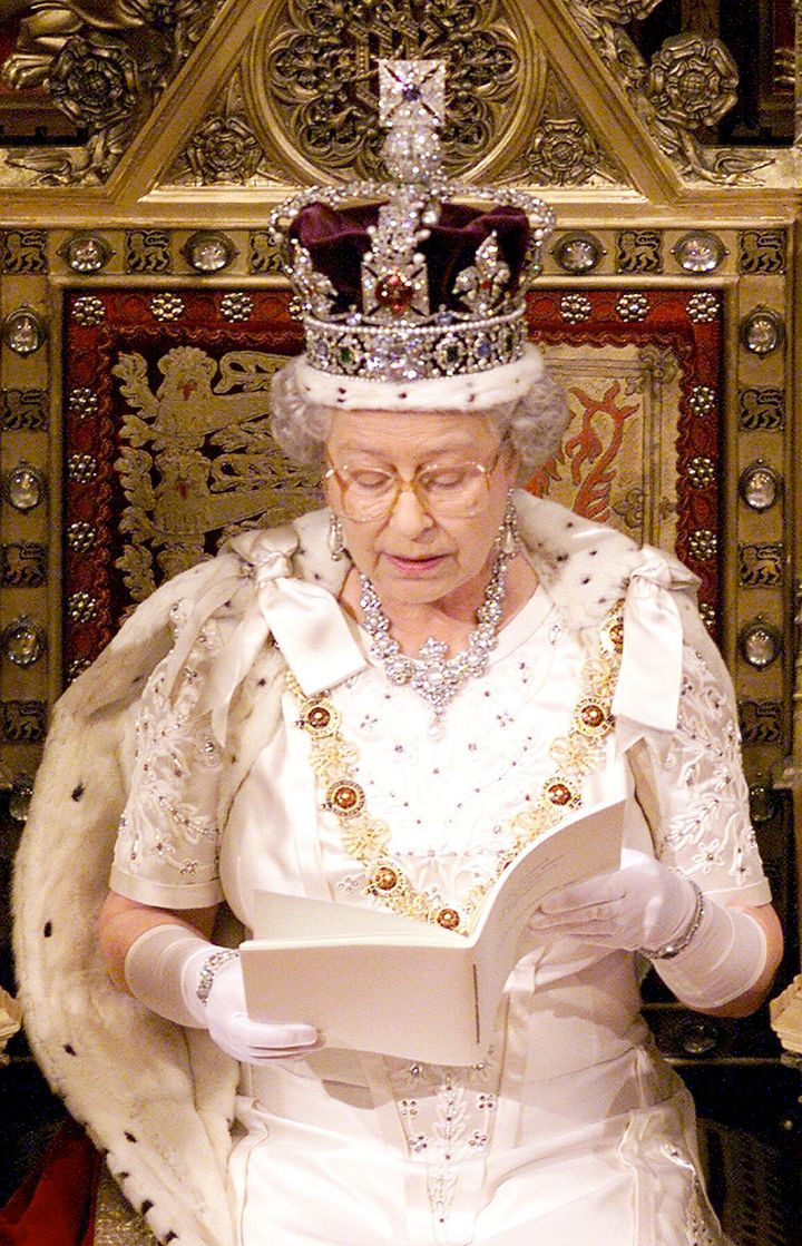 LONDON, UNITED KINGDOM - NOVEMBER 17: Queen Elizabeth II delivers a speech at the State Opening of Parliament on November 17, 1999 in London, England .(Photo by Anwar Hussein/Getty Images)