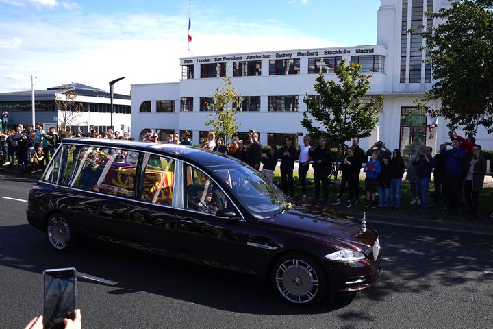 Coche fúnebre.