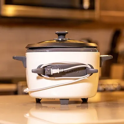 The Mini Crockpot 🥘 🥰, What an adorable little crockpot set for  on-the-go 🥘 🥰, By FOODbible